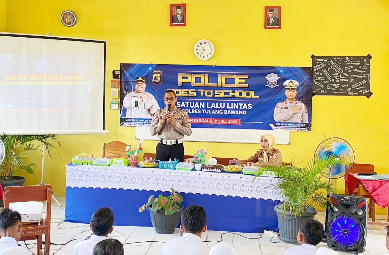 Polisi Masuk Sekolah di Tulang Bawang Lampung, Ini yang Diajarkan