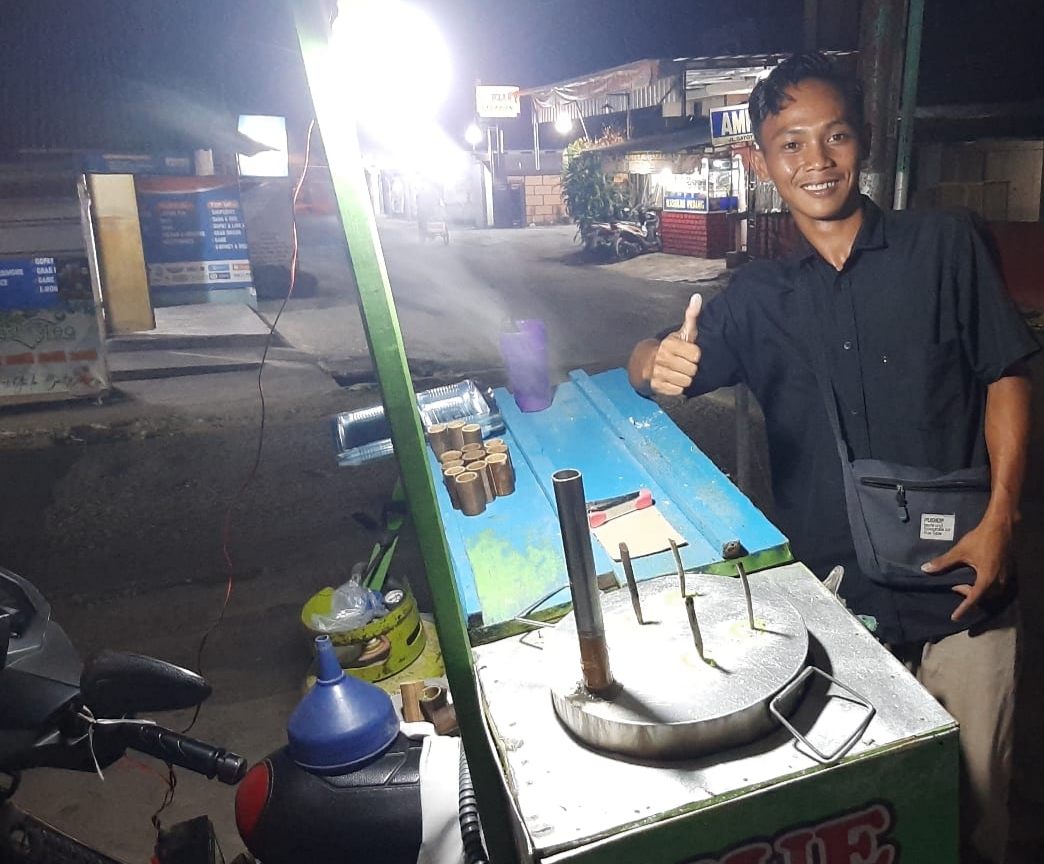 Jualan Kue Putu, Pemuda Lulusan SMK di Lampung Tengah Hasilkan Omzet Jutaan Rupiah