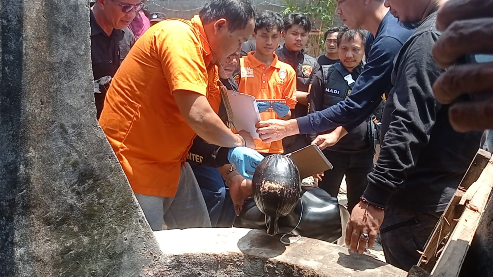 Rekonstruksi Pembunuhan Mandor Kebun Tebu di Tulang Bawang Diwarnai Teriakan Histeris Keluarga