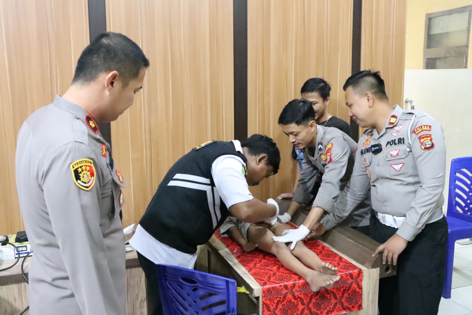 Polres Tulang Bawang Gelar Sunatan Massal dan Donor Darah, Ada 20 Anak yang Disunat