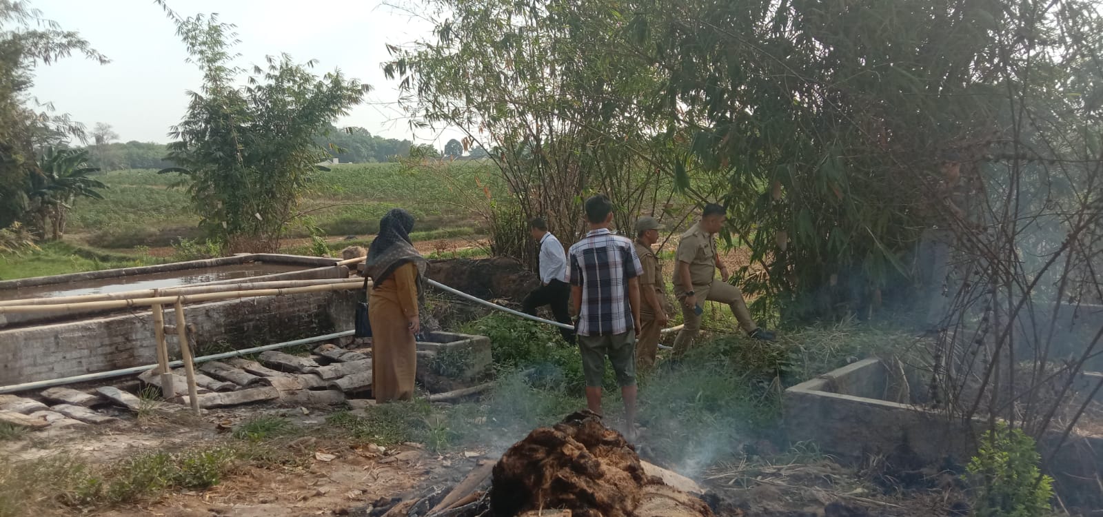 DLH Lampung Utara Tinjau Pembuangan Limbah Tepung Aren Diduga Cemari Sungai, Pemilik Minta Maaf ke Petani