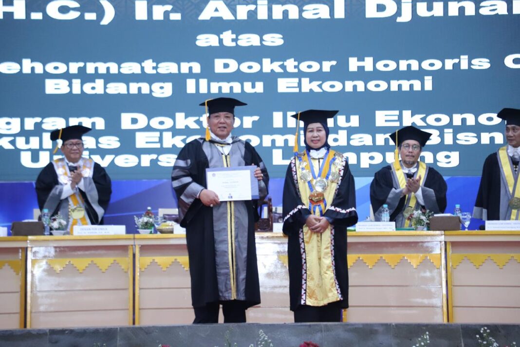 Congrats! Gubernur Lampung Arinal Djunaidi Resmi Dapat Gelar Doktor Honoris Causa dari Unila