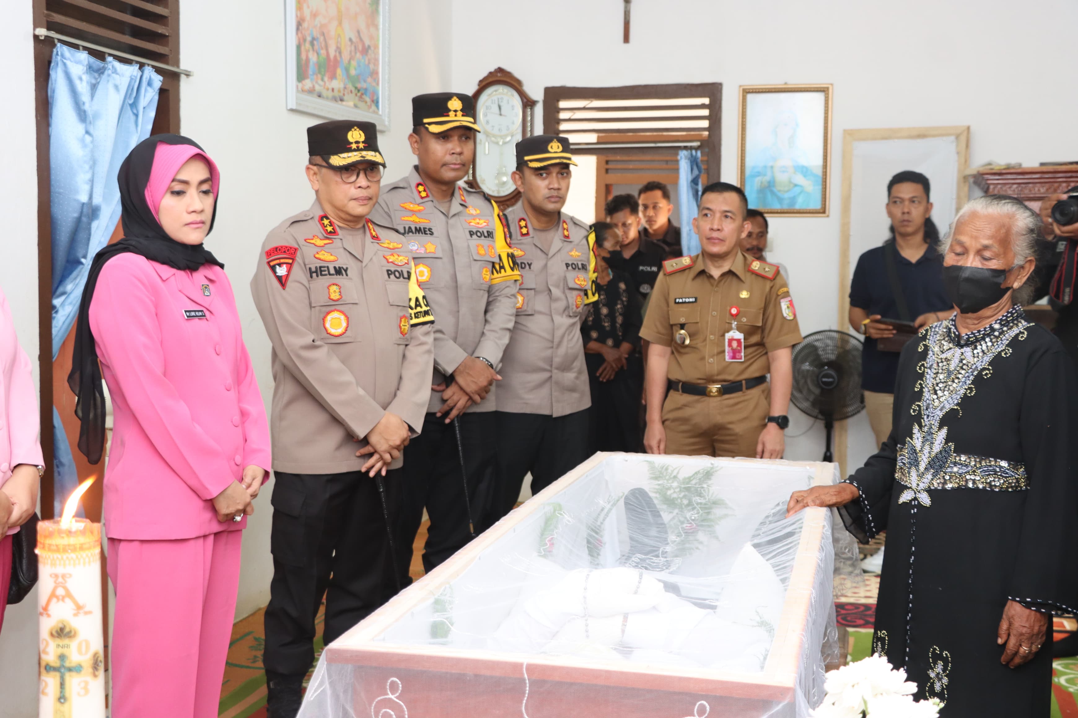 Kapolda Lampung Irjen Helmy Santika Kunjungi Rumah Duka Nakes Tulang Bawang yang Meninggal di Pos Lebaran