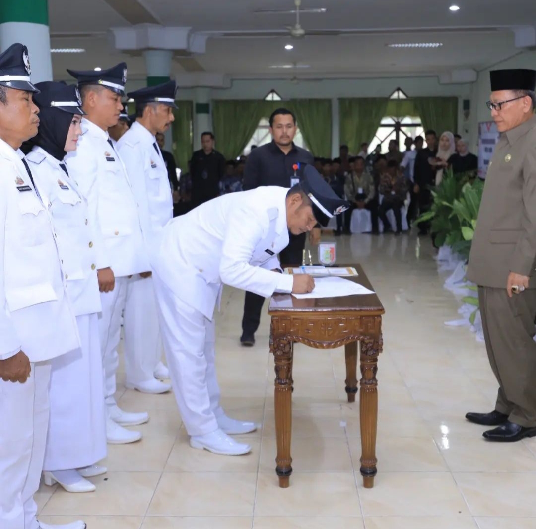 Pj Bupati Tulang Bawang Qudrotul Ikhwan Lantik 67 Kakam Hasil Pilkakam Serentak, Begini Pesan Tegasnya