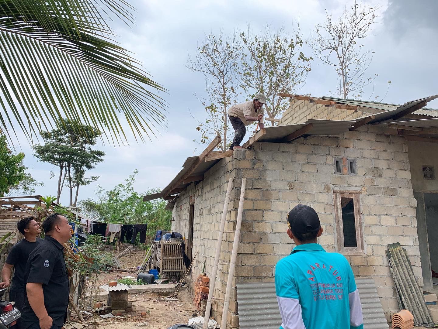 Seratusan Rumah di Tulang Bawang Barat Porak-Poranda Dihantam Puting Beliung