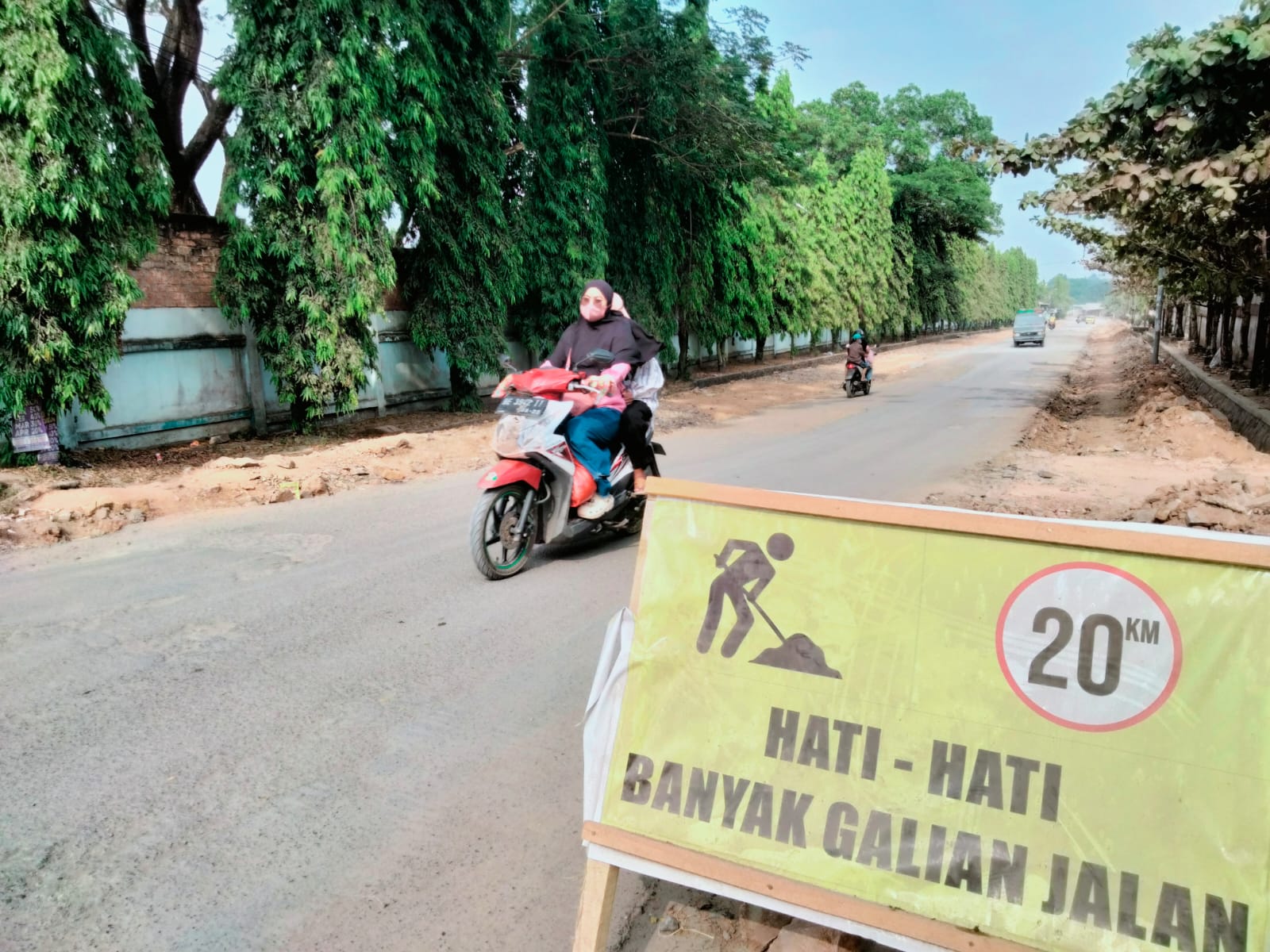 Perbaikan Jalan yang Lambat Dikeluhkan Warga Poncowati Lampung Tengah