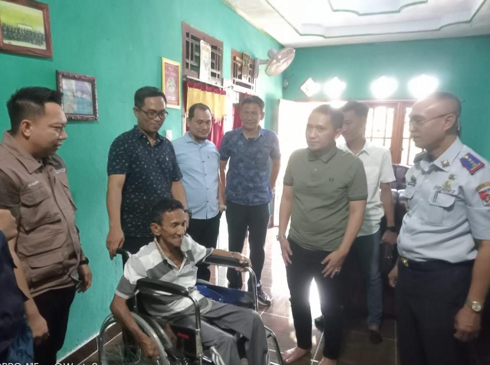 Wakil Bupati Lampung Utara Beri Hadiah Spesial Warga Penderita Stroke