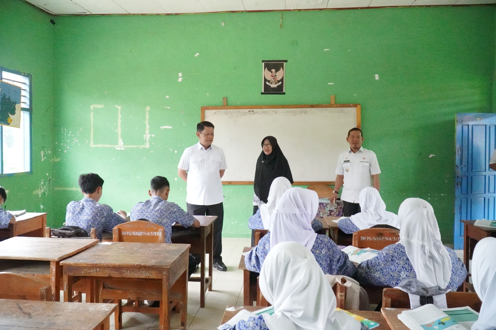 Tinjau Proses Belajar Mengajar di SMPN 9, Ini yang Disampaikan Pj. Bupati Tulang Bawang Barat M. Firsada