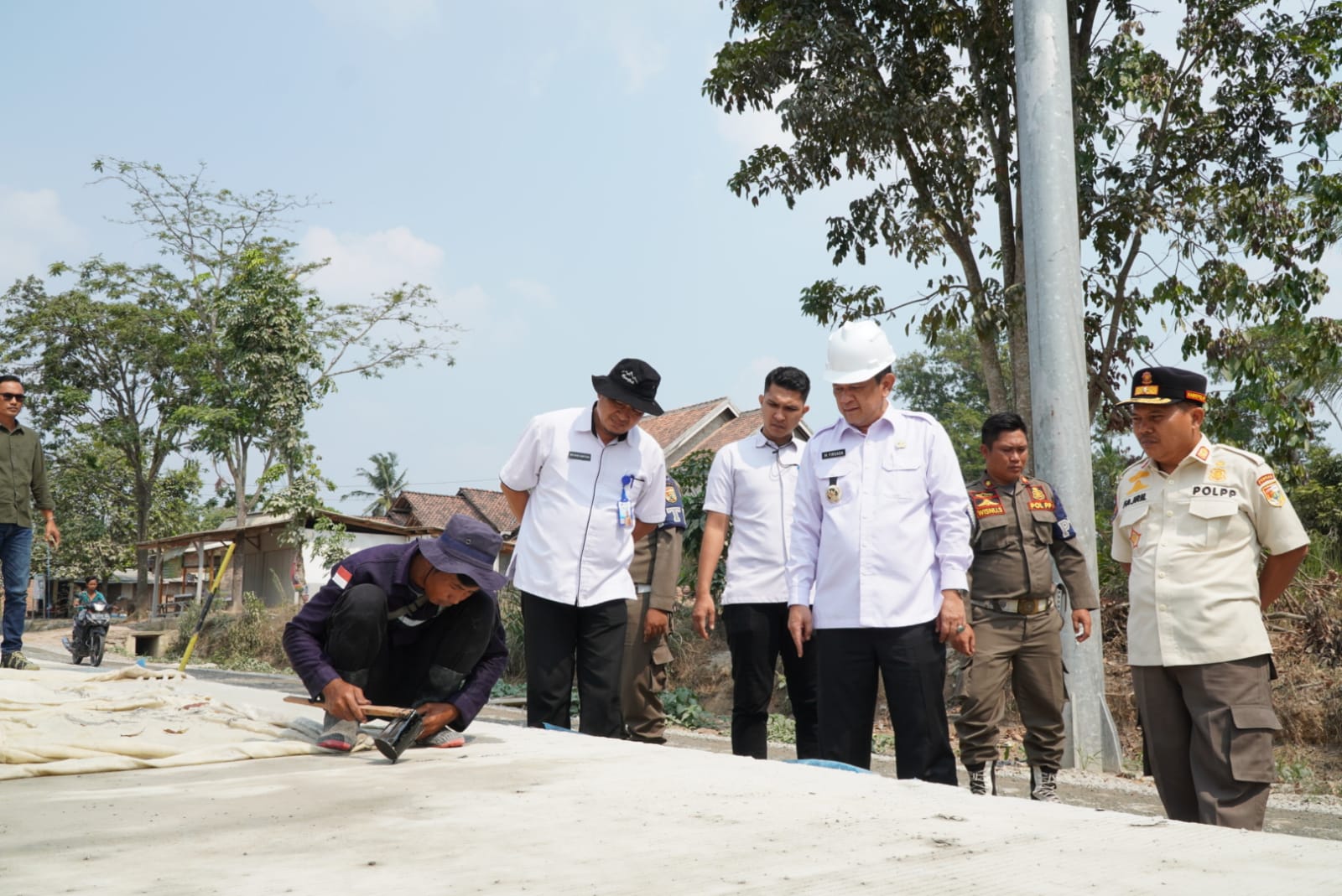 Jalan Diperbaiki, Pj Bupati Tubaba Firsada Sampaikan Terimakasih Kepada Presiden dan Gubernur Lampung