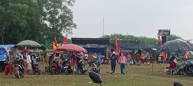 Seru, Kesenian Tradisional Kuda Lumping Meriahkan Peringatan HUT RI ke 78 di Tanggul Angin Lampung Tengah