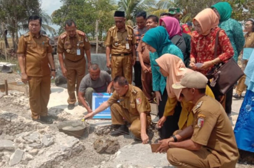 Pj Bupati Tulang Bawang Qudrotul Ikhwan Launching Program Bedah Rumah