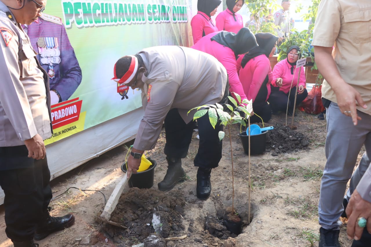 1.000 Pohon Ditanam Polres Tulang Bawang, Ternyata Ini Tujuannya