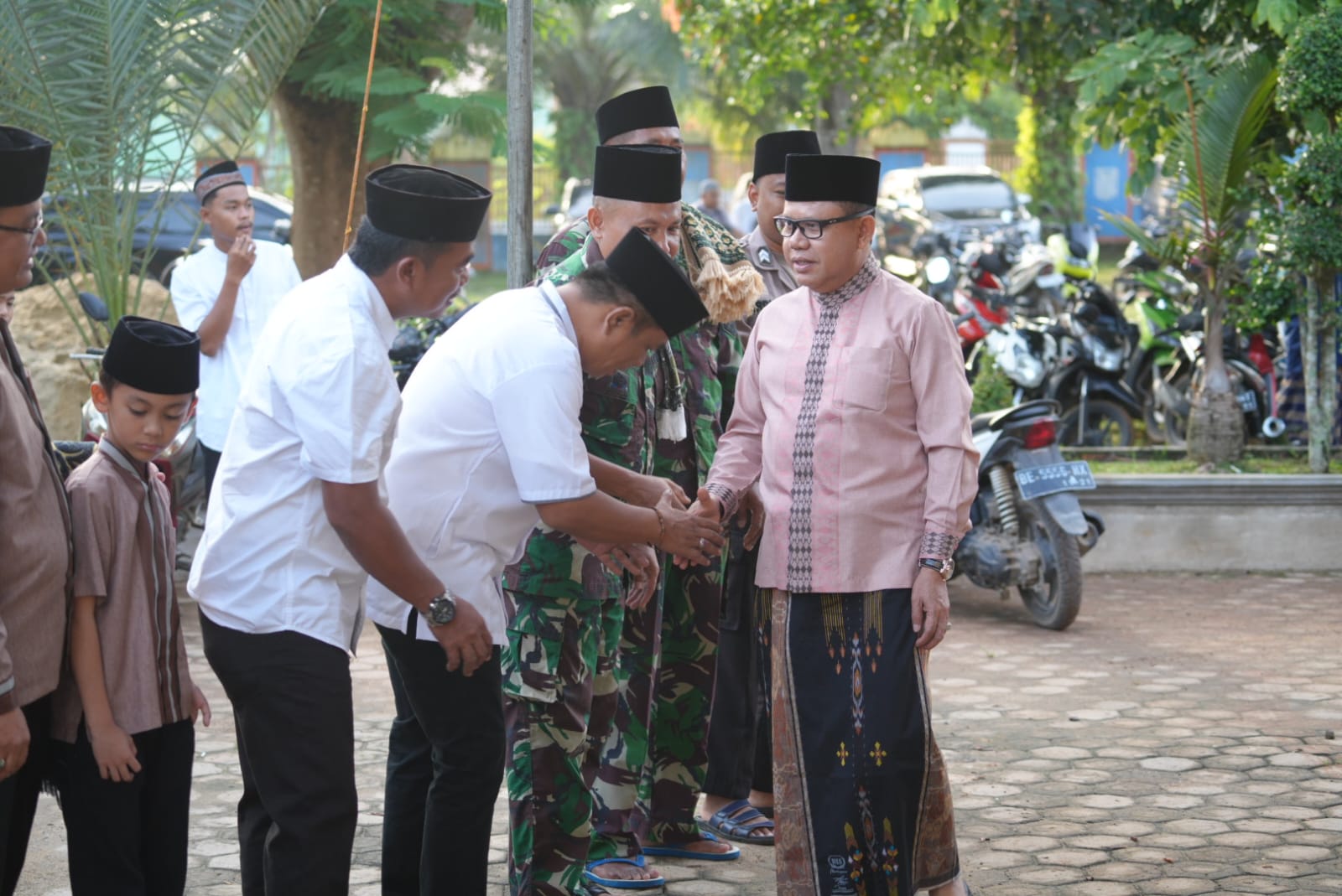 Pj Bupati Mesuji Sulpakar Ajak Warga Jadikan Momen Idul Fitri Sarana Pererat Silaturahmi