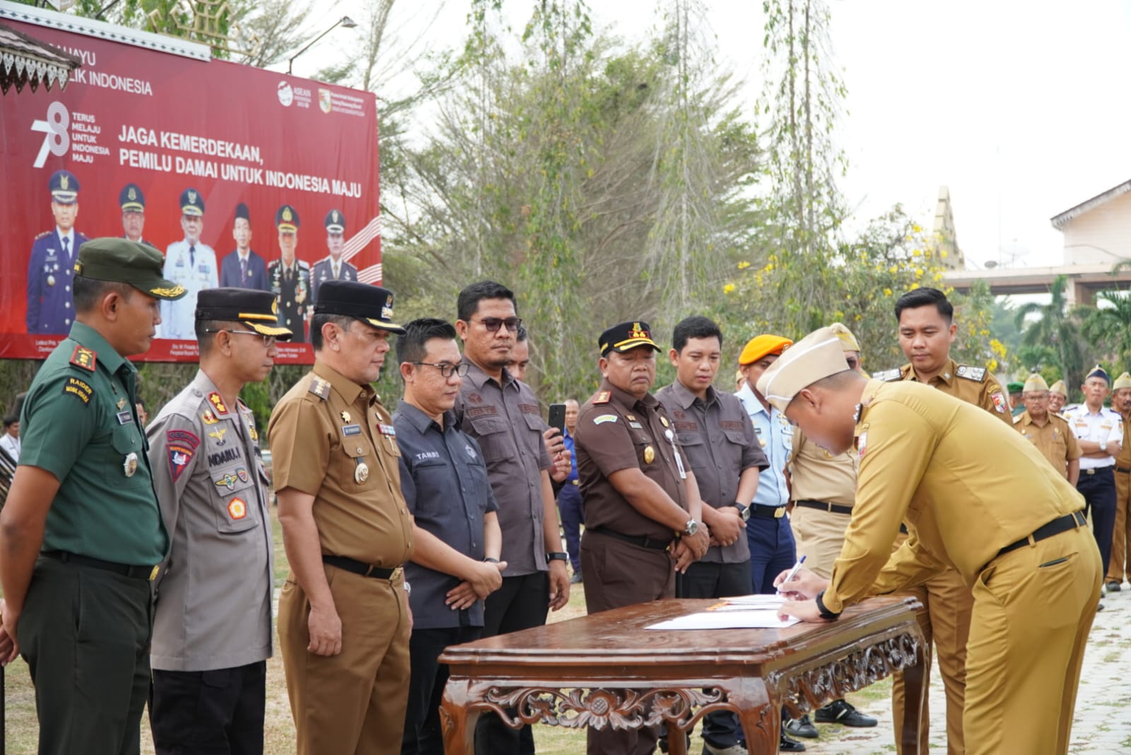 Disaksikan Pj Bupati, ASN Tulang Bawang Barat Deklarasi Netralitas Pemilu 2024 