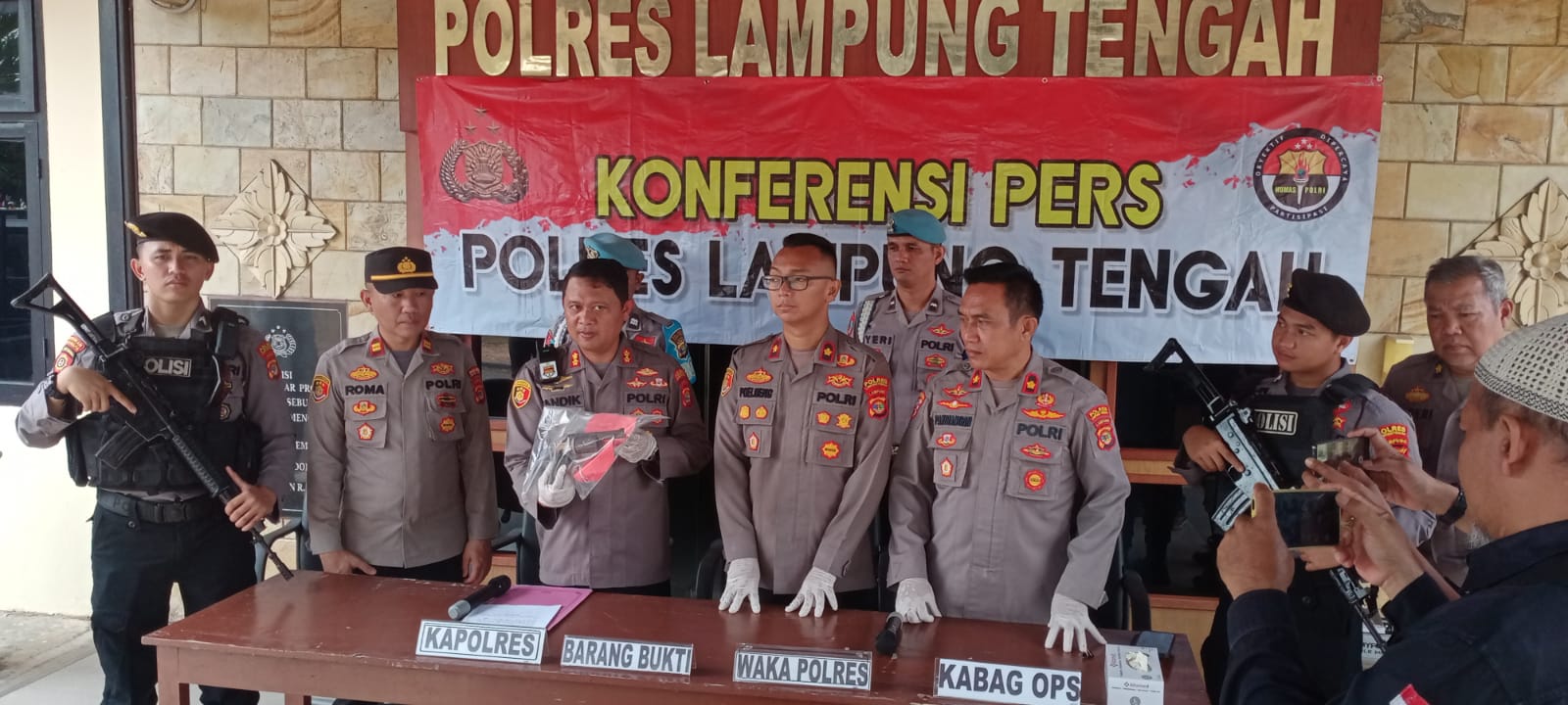 Awalnya Lakalantas, Ternyata Pedagang Asongan di Lampung Tengah Simpan Senpi Rakitan