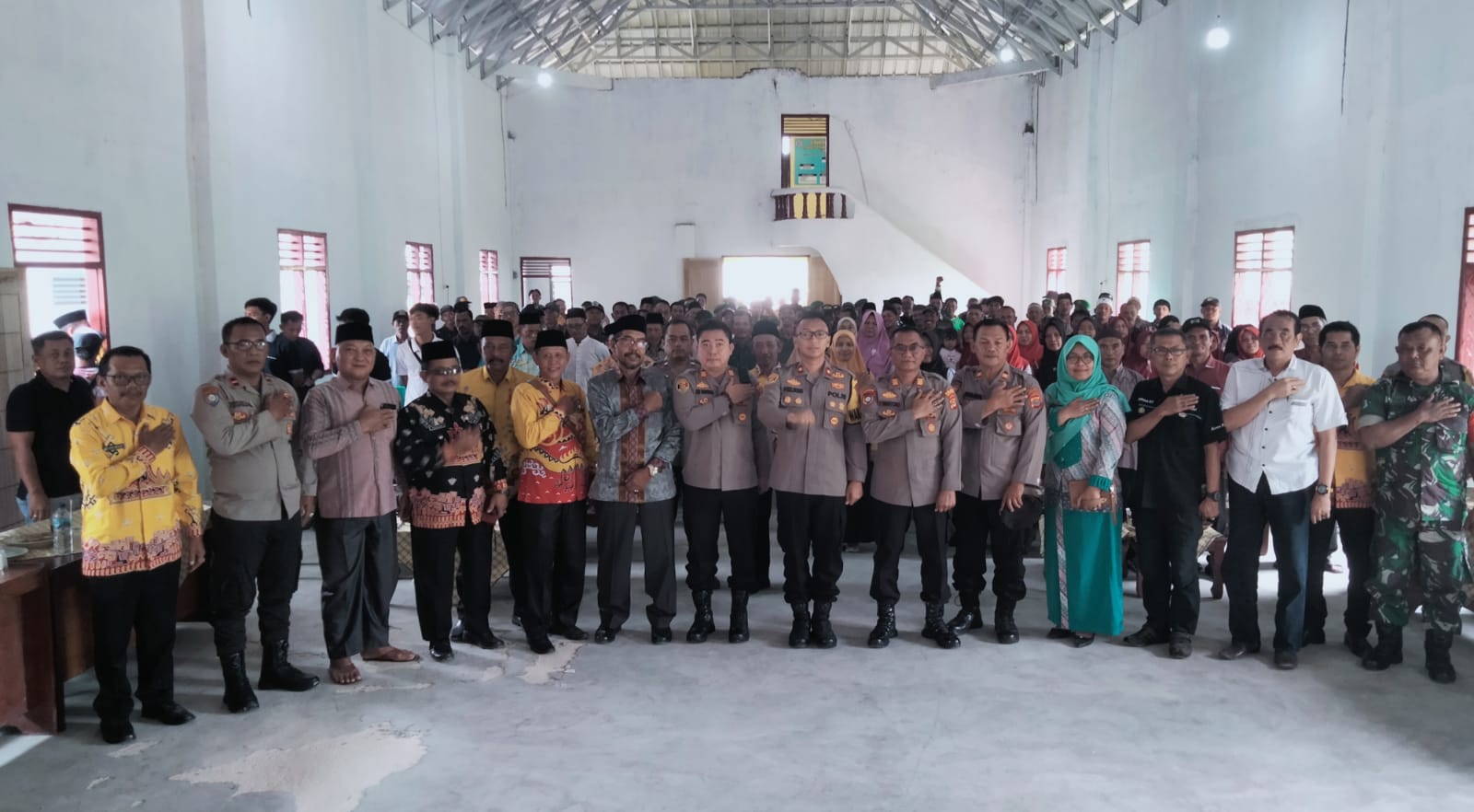 Polres Jumat Curhat di Simpang Agung Lampung Tengah, Salah Satu Warga Tanya Soal Perselingkuhan