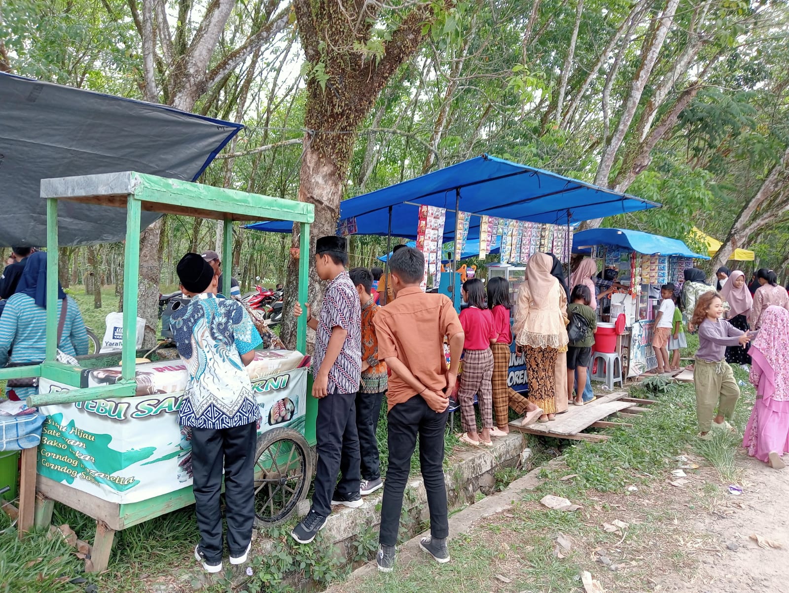 Pedagang Kaki Lima Ketiban Berkah Kirab Pemilu Tulang Bawang Lampung, Segini Omzetnya