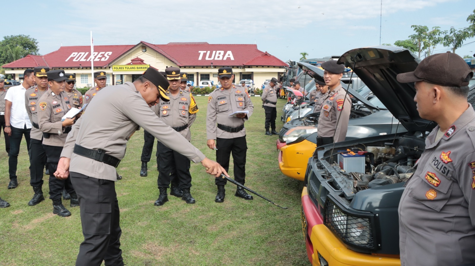 Menuju Pilkada, Kendaraan dan Persenjataan Polres Tulang Bawang Dicek