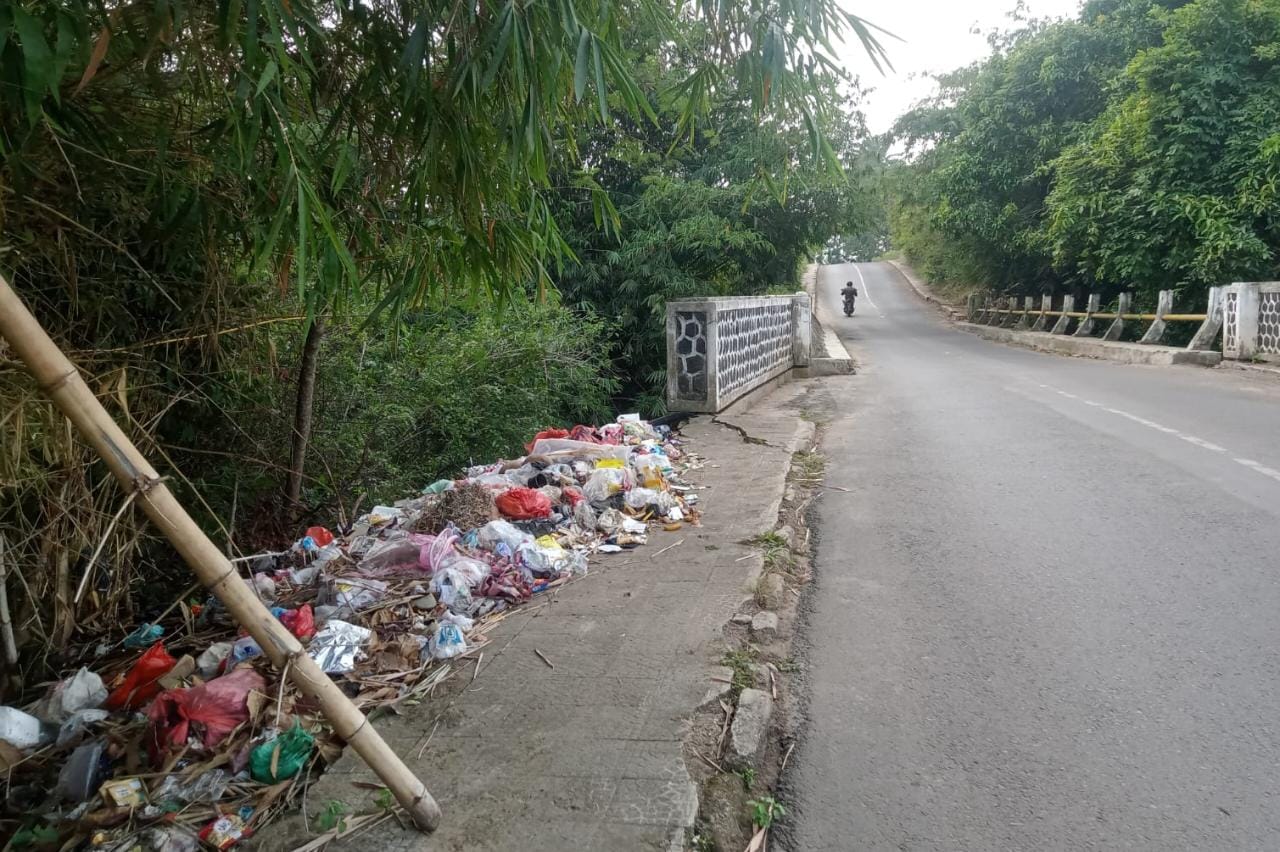 Dinas Lingkungan Hidup Lampung Utara Ajak Masyarakat Buang Sampah Ditempat Resmi