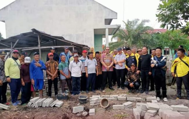 Sekda Mesuji Letakan Batu Pertama Pembangunan Musala SDN 16 Mesuji Timur, Begini Pesannya