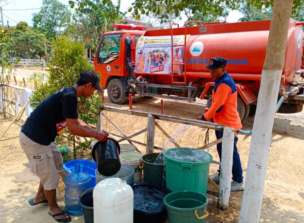 Kemarau Panjang, Pemkab Mesuji dan Perusahaan Setempat Bantu Kebutuhan Air Bersih Warga, Begini Caranya