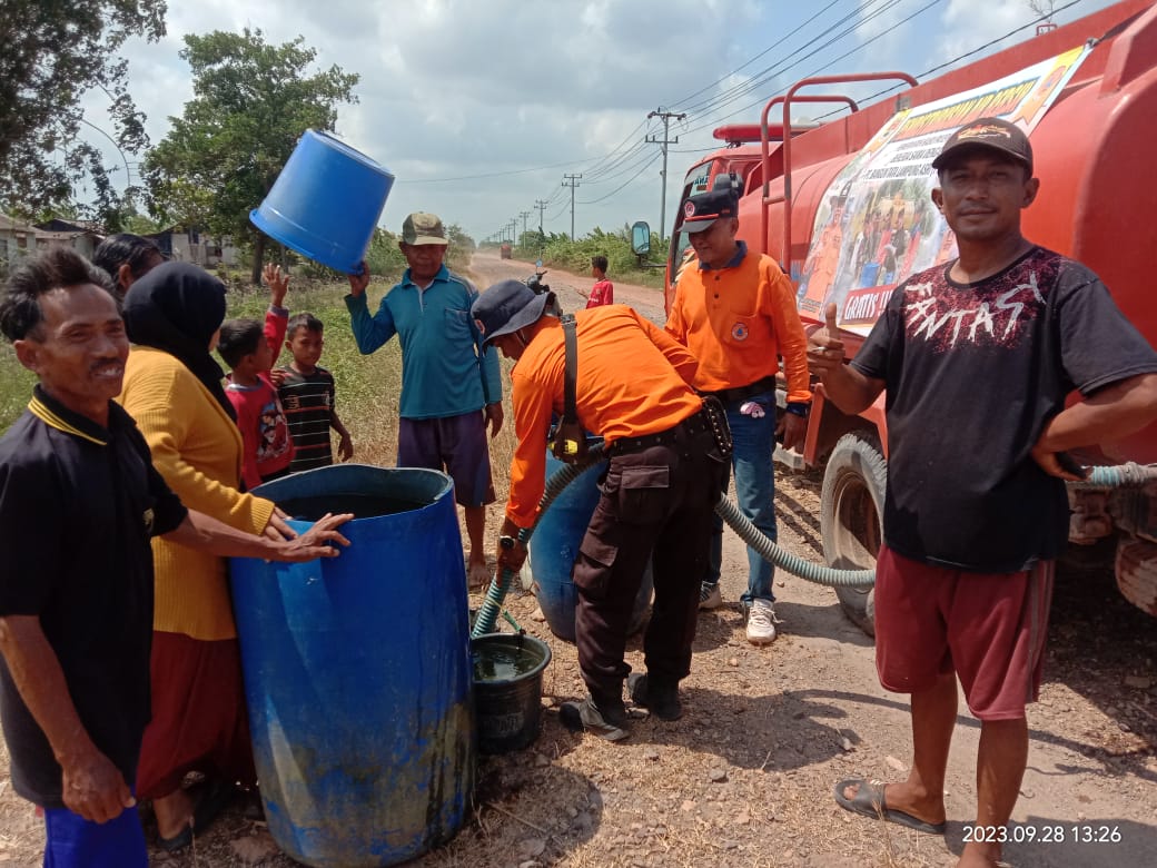 Bantu Kebutuhan Air Bersih Warga, Pemkab Mesuji Terjunkan 8 Armada