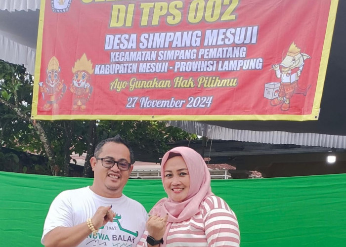 Nyoblos di TPS 02 Simpang Mesuji, Mantan Ketua KPU : Pilkada Miliki Nilai Penting Dalam Demokrasi