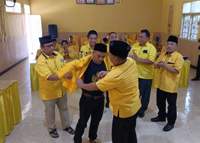 Terjun ke Politik, Mantan Ketua PWI Gabung Golkar