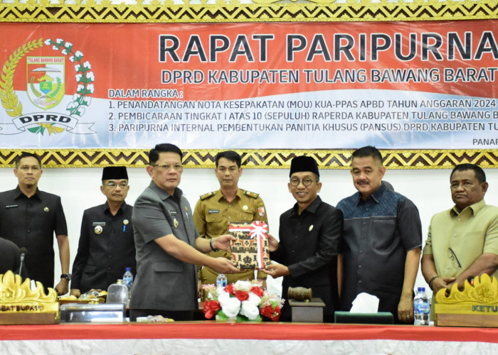 Pj Bupati Tulang Bawang Barat Firsada Ikuti Rapat Paripurna Bahas Dua Agenda Penting