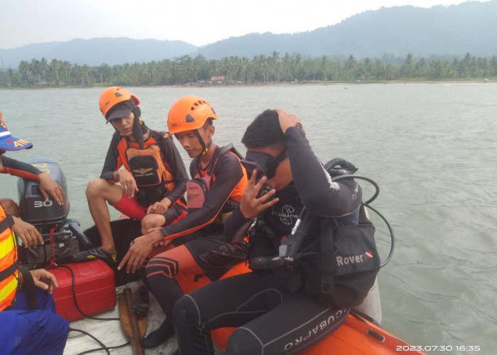 Tim SAR Masih Cari Bocah Usia 10 Tahun yang Hilang Saat Mandi di Pantai Muara Tanggamus