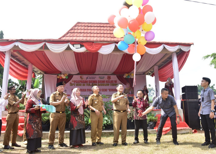 Pj Bupati Tulang Bawang Barat M. Firsada Resmikan Panggung Seni, Begini Pesannya