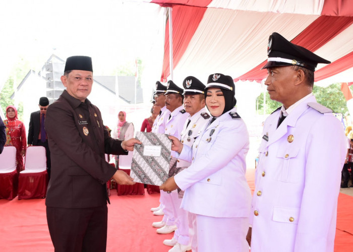 Pj Bupati Tulang Bawang Barat Firsada Lantik Pj Kepalo Tiyuh dan Kepalo Tiyuh PAW, Begini Pesannya