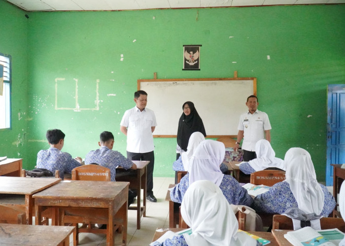 Tinjau Proses Belajar Mengajar di SMPN 9, Ini yang Disampaikan Pj. Bupati Tulang Bawang Barat M. Firsada