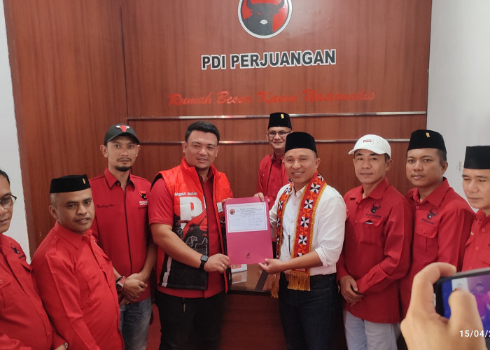 Ambil Berkas Pencalonan Kepala Daerah dari PDIP, Mantan Bupati Lampung Barat Ini Ingin Berbuat Lebih Baik Lagi