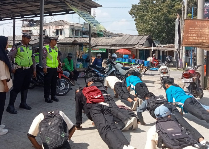 Nakal Dijalan, Belasan Pelajar Tulang Bawang Dapat Hukuman Polisi