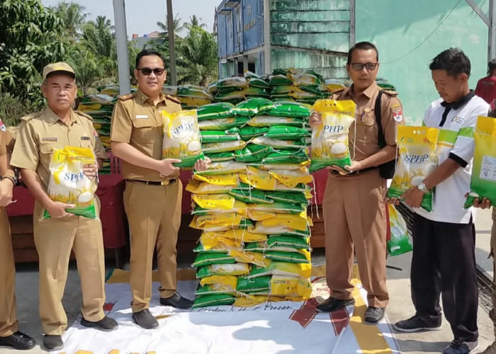 Bulog - Pemkab Mesuji Distribusikan 53 Ton Beras SPHP di 7 Kecamatan