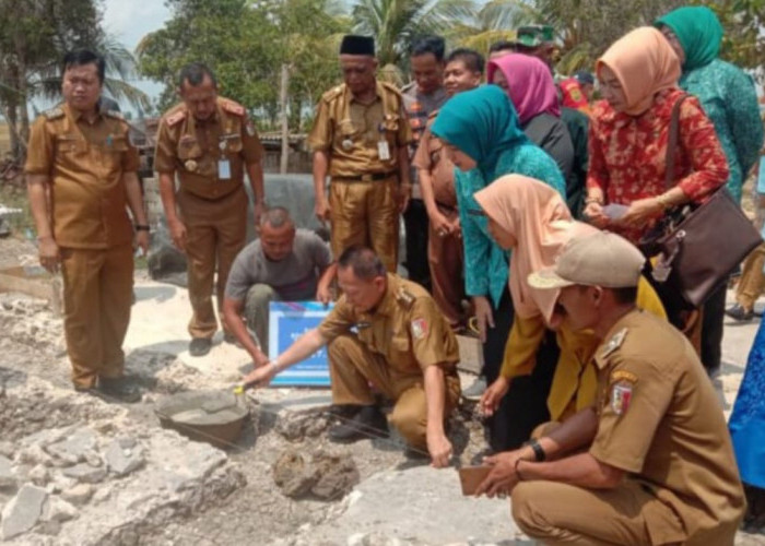 Pj Bupati Tulang Bawang Qudrotul Ikhwan Launching Program Bedah Rumah