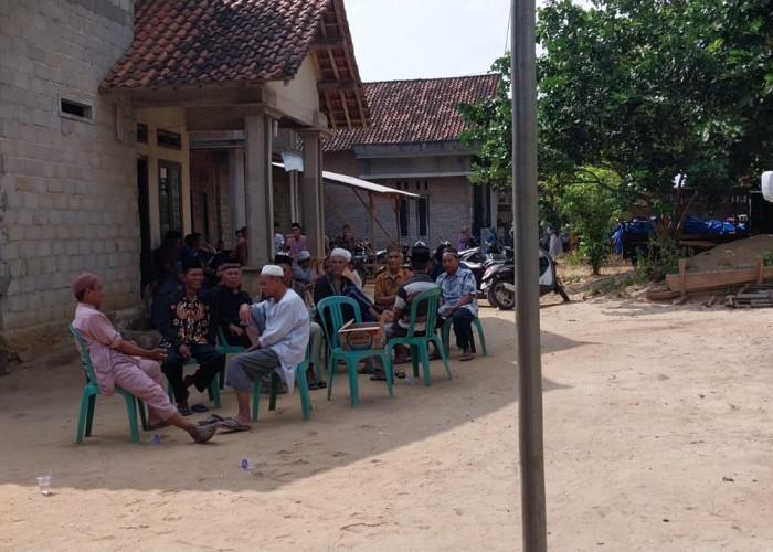 Sabtu Hari Terakhir Feni Peluk Erat Anaknya