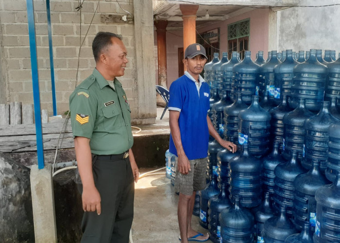 Ajak Warga Jaga Kebersihan Lingkungan, Babinsa Kodim Tulang Bawang Sampaikan Hal Penting Ini