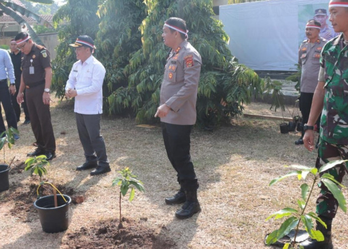 Program Penghijauan, Polres Lampung Tengah Tanam 1000 Pohon