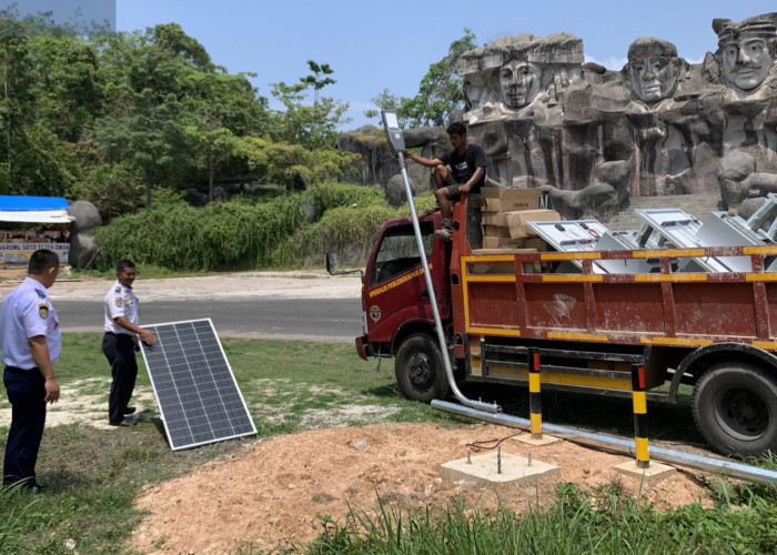 Tulang Bawang Barat Terima Bantuan 25 Lampu PJU Tenaga Surya dari Kemenhub, Disini Lokasinya