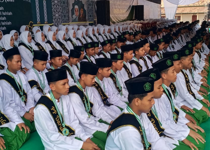 Alhamdulillah 394 Santri Ponpes Darul Ishlah Wisuda, Kata Pengurus Harus Rajin Deres