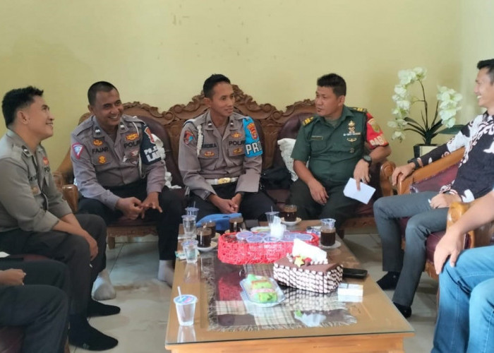 TNI - Polri Sambangi Rumah Calon Kakam Tulang Bawang, Sampaikan Hal Penting Ini