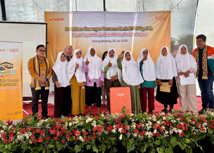 Camat Banjar Margo di Kabupaten Tulang Bawang Bangga 8 Warganya Dapat Umrah Gratis dari BTPN Syariah