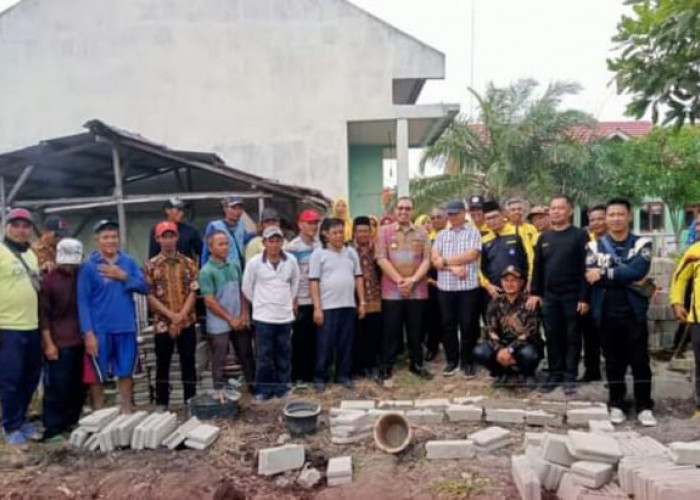 Sekda Mesuji Letakan Batu Pertama Pembangunan Musala SDN 16 Mesuji Timur, Begini Pesannya