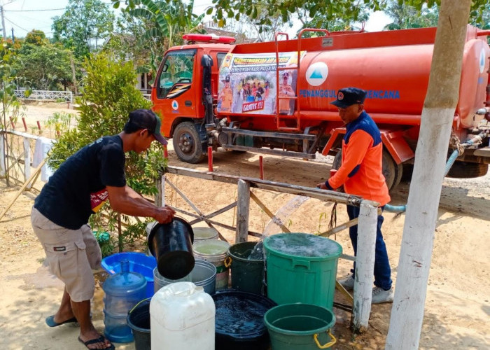 Kemarau Panjang, Pemkab Mesuji dan Perusahaan Setempat Bantu Kebutuhan Air Bersih Warga, Begini Caranya